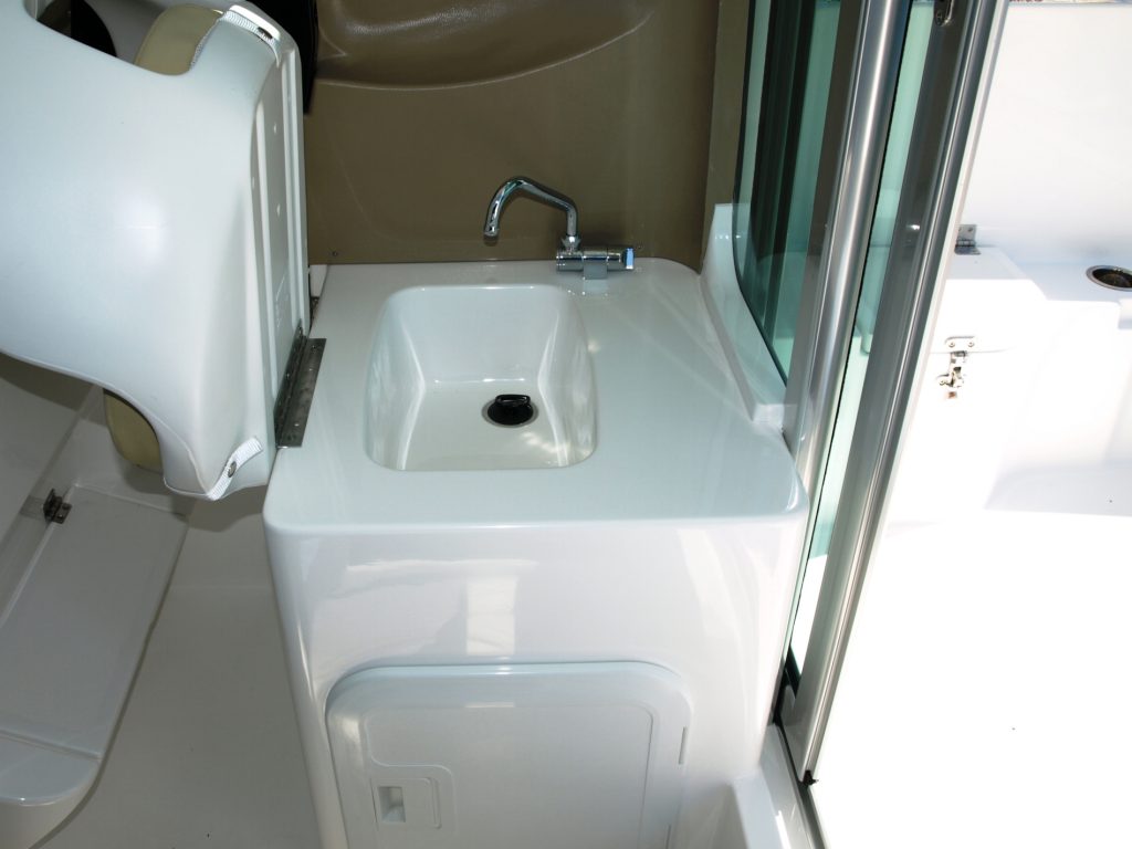 New Olympic 620C Pilothouse - Image 13
