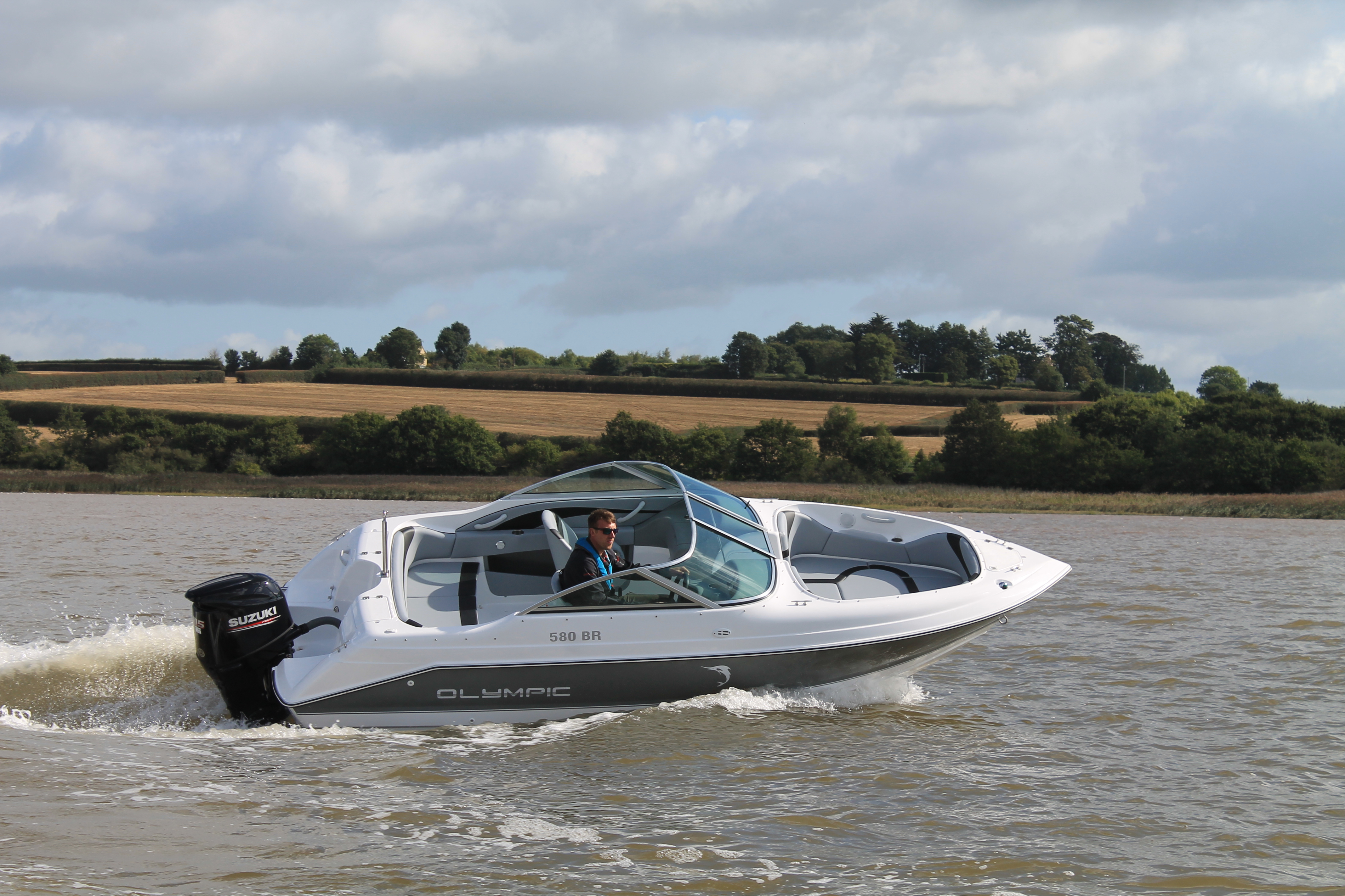 New Olympic 580 Bowrider - Image 4