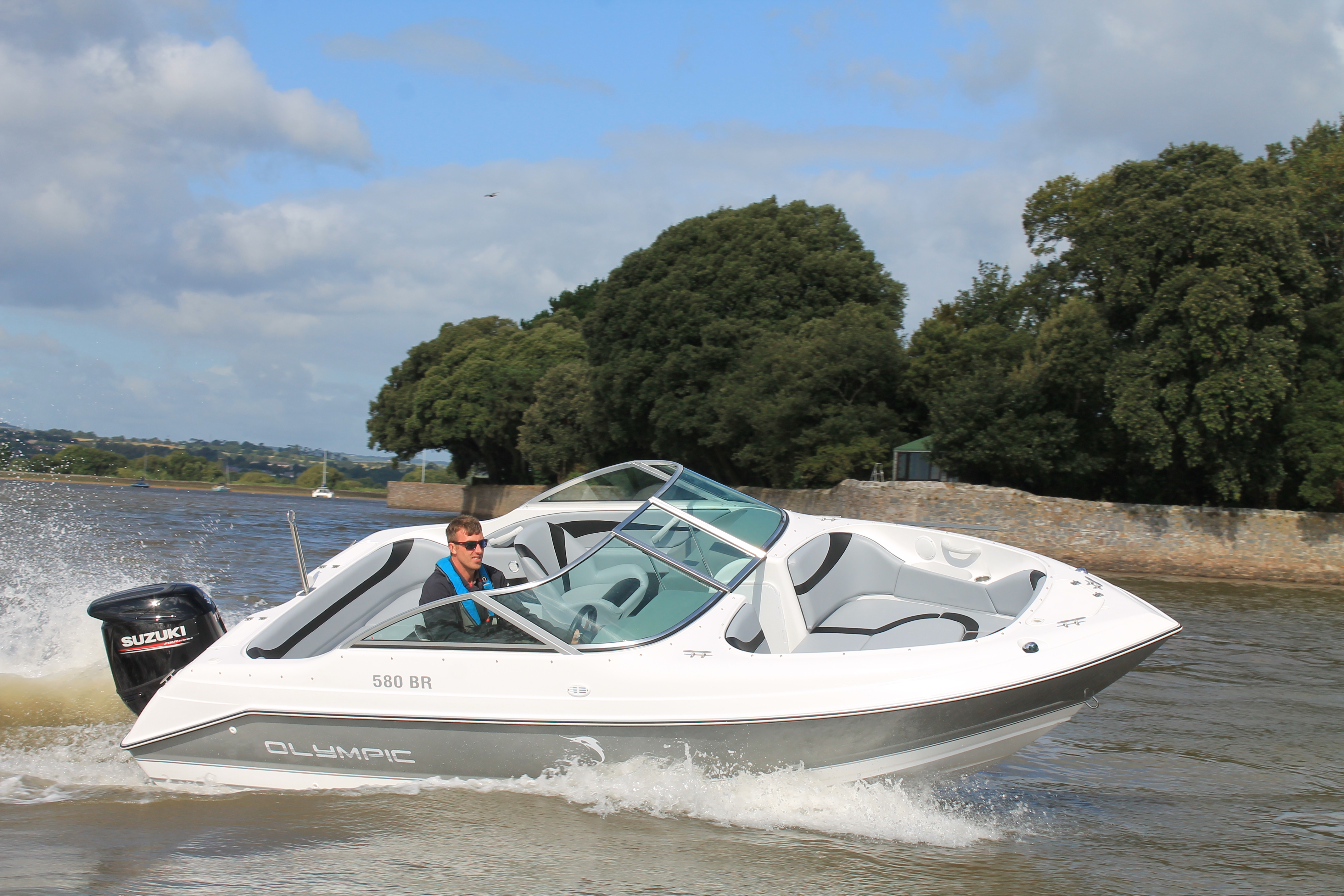 New Olympic 580 Bowrider