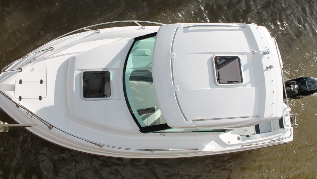 New Olympic 620C Pilothouse - Image 12