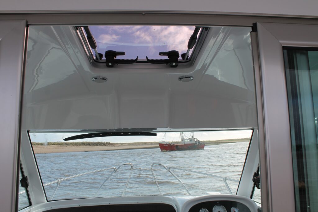 New Olympic 620C Pilothouse - Image 31