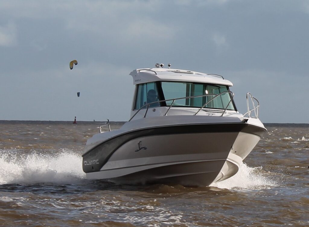 New Olympic 620C Pilothouse - Image 5
