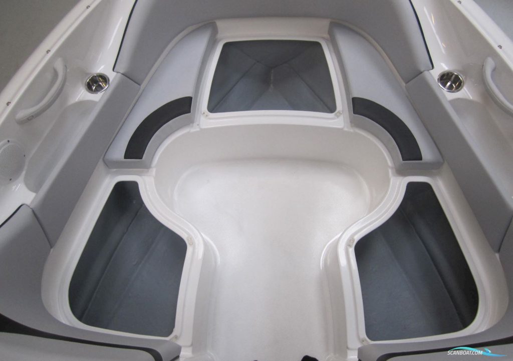 New Olympic 580 Bowrider - Image 14