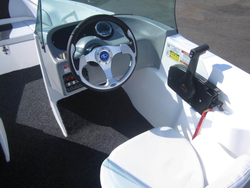 New Olmpic 460 BR Bowrider - Image 4