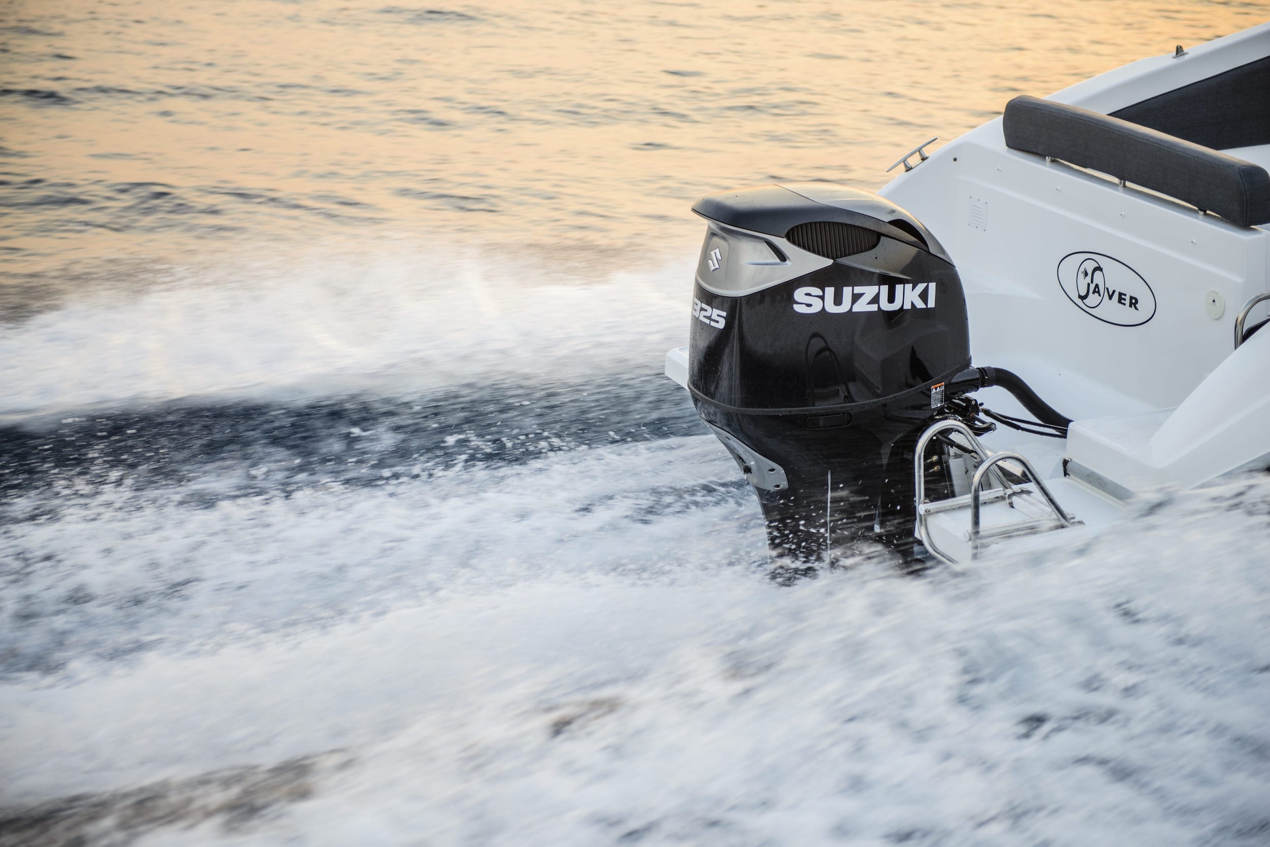 Suzuki DF325ATX 4-Stroke Outboard Engine - Image 8