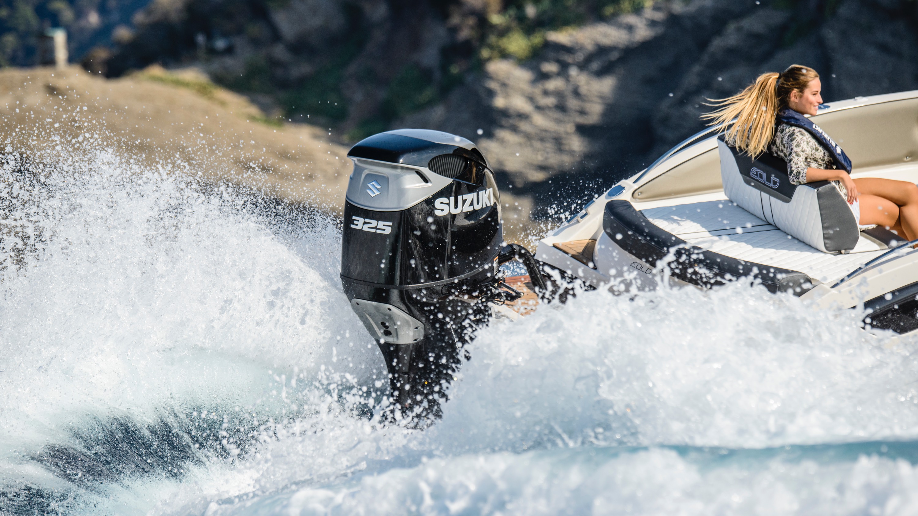 Suzuki DF325ATX 4-Stroke Outboard Engine - Image 4