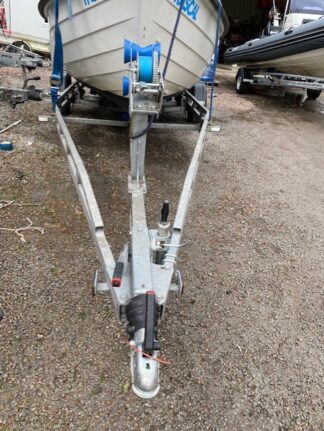Extreme 1900KG roller boat trailer. USED SOLD