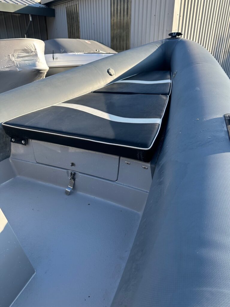 HYDROSPORT 565 Sports Ribs Suzuki DF90 and trailer - Image 6