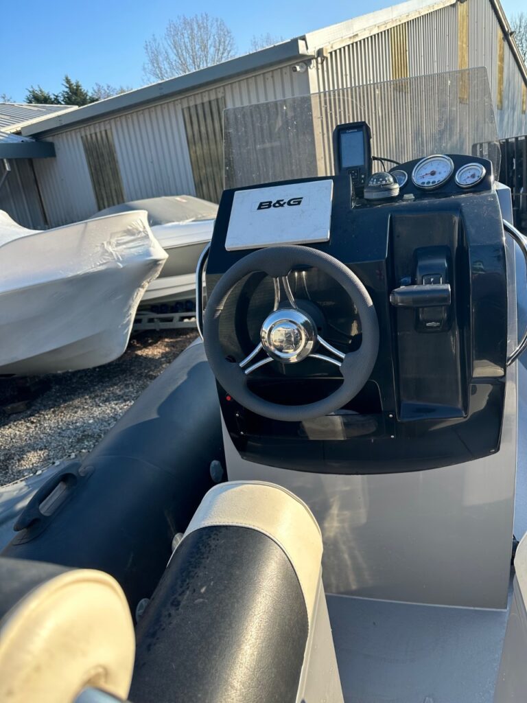 HYDROSPORT 565 Sports Ribs Suzuki DF90 and trailer - Image 7