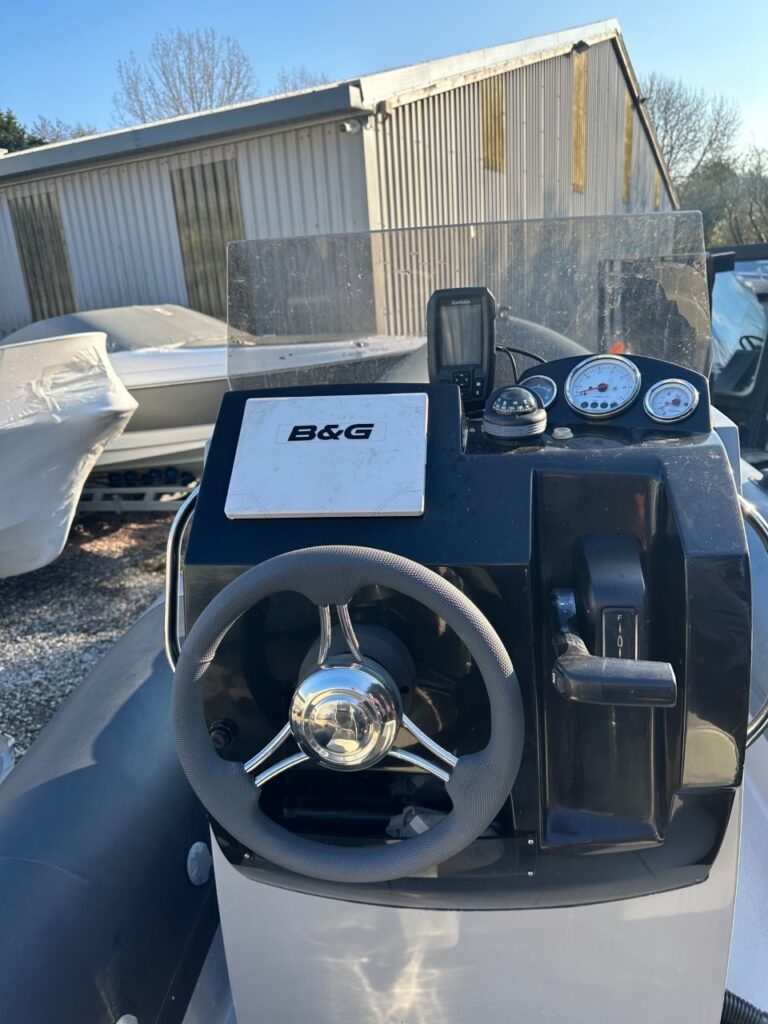 HYDROSPORT 565 Sports Ribs Suzuki DF90 and trailer - Image 8
