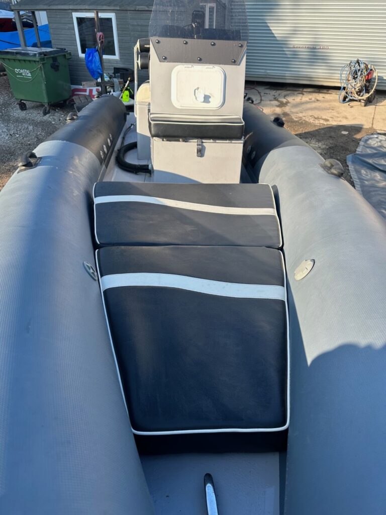 HYDROSPORT 565 Sports Ribs Suzuki DF90 and trailer - Image 9