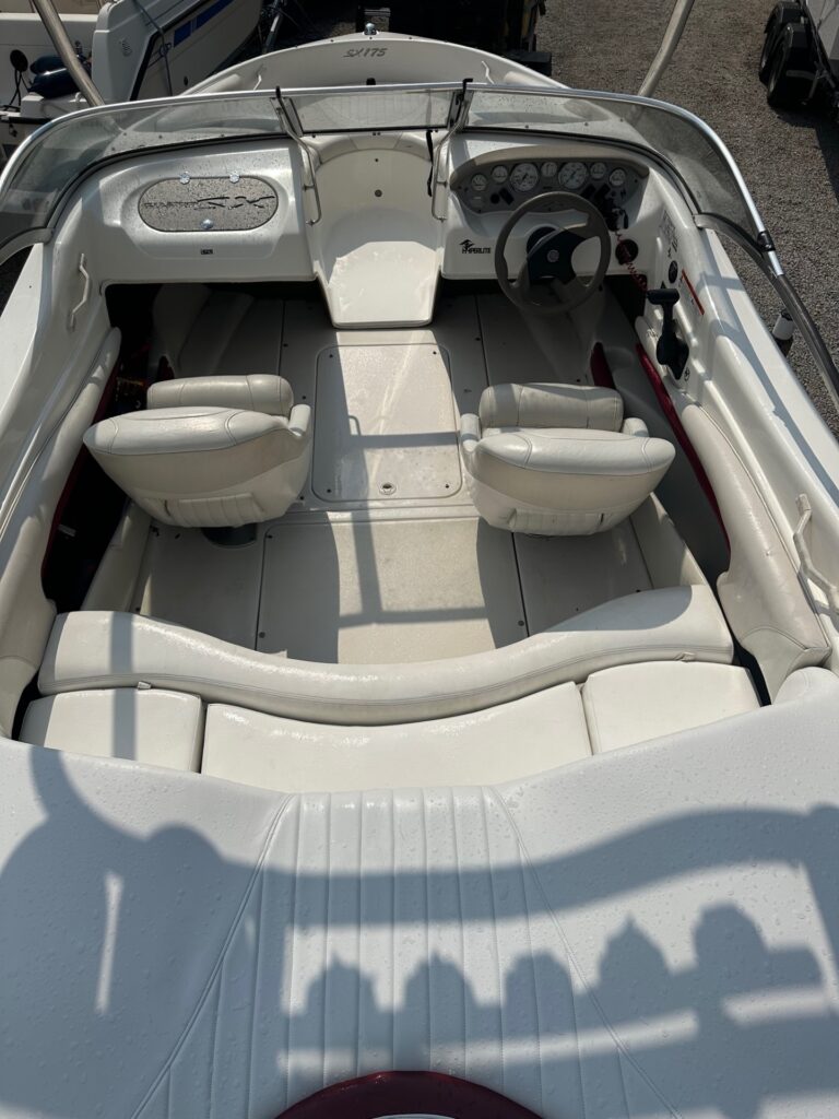 Glastron SX 175 Bowrider - Image 9