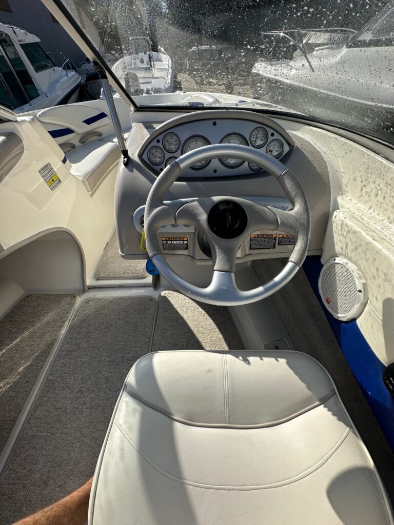 Maxum 2004 SR3 2004 Bowrider SOLD - Image 10