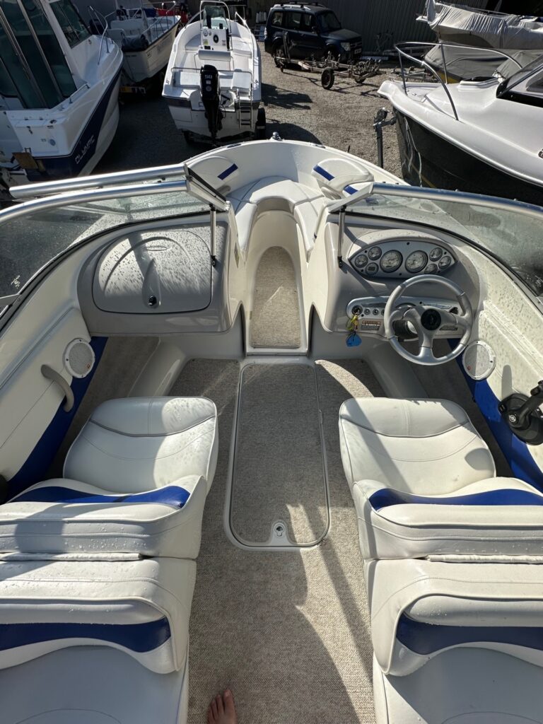Maxum 2004 SR3 2004 Bowrider SOLD - Image 12