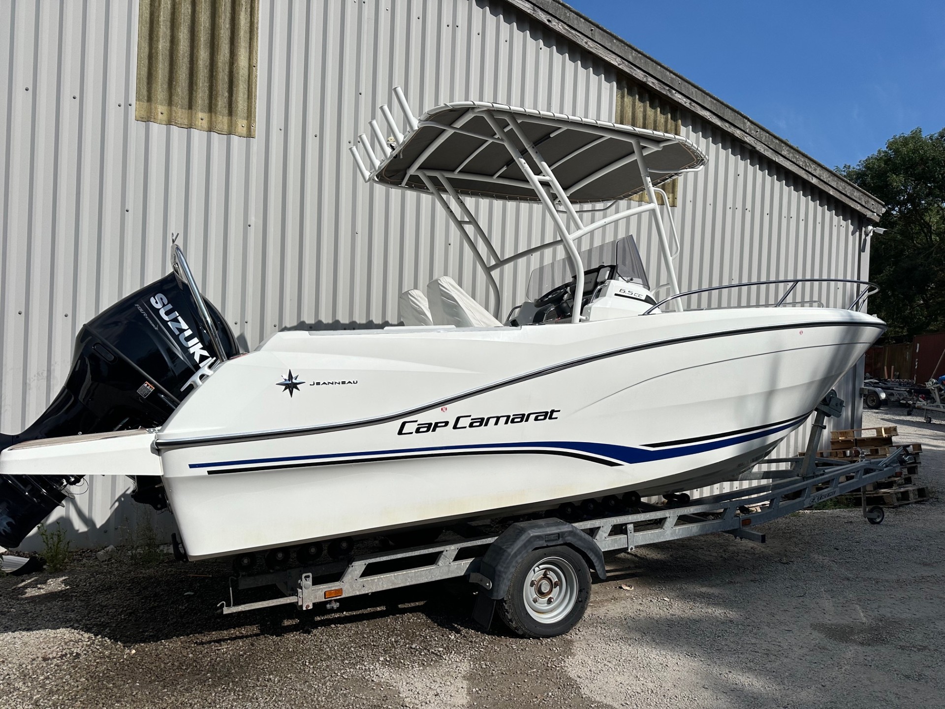 Jeanneau CAP CAMARAT 6.5 CC NEW Suzuki DF200!