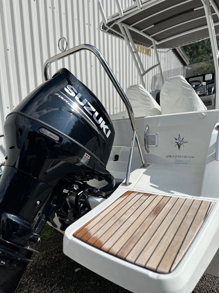 Jeanneau CAP CAMARAT 6.5 CC NEW Suzuki DF200! - Image 3