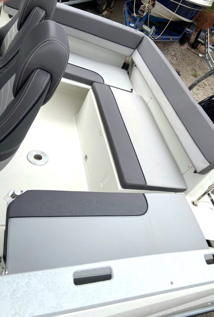 Jeanneau CAP CAMARAT 6.5 CC NEW Suzuki DF200! - Image 7