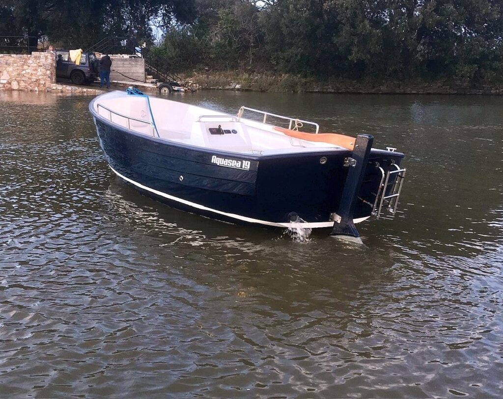 AQUASEA 585 EL Coastal Launch - Image 20