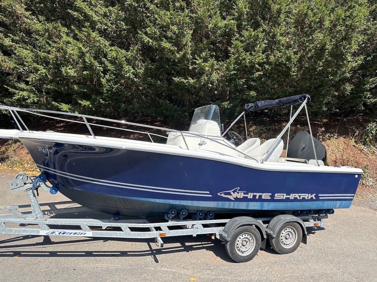 White Shark 205 with 2019 Suzuki DF150 - Image 3